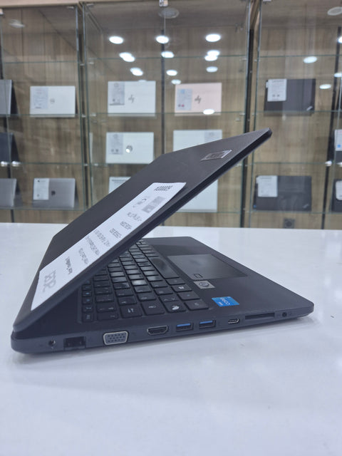 Acer travelMate P2